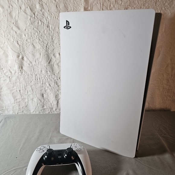 Ps5 - Picture 1 of 2